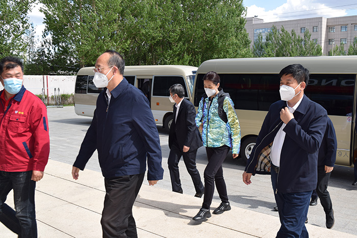 吉林省委常委、常務(wù)副省長(zhǎng)吳靖平蒞臨鵬鴻生產(chǎn)基地督導(dǎo)調(diào)研